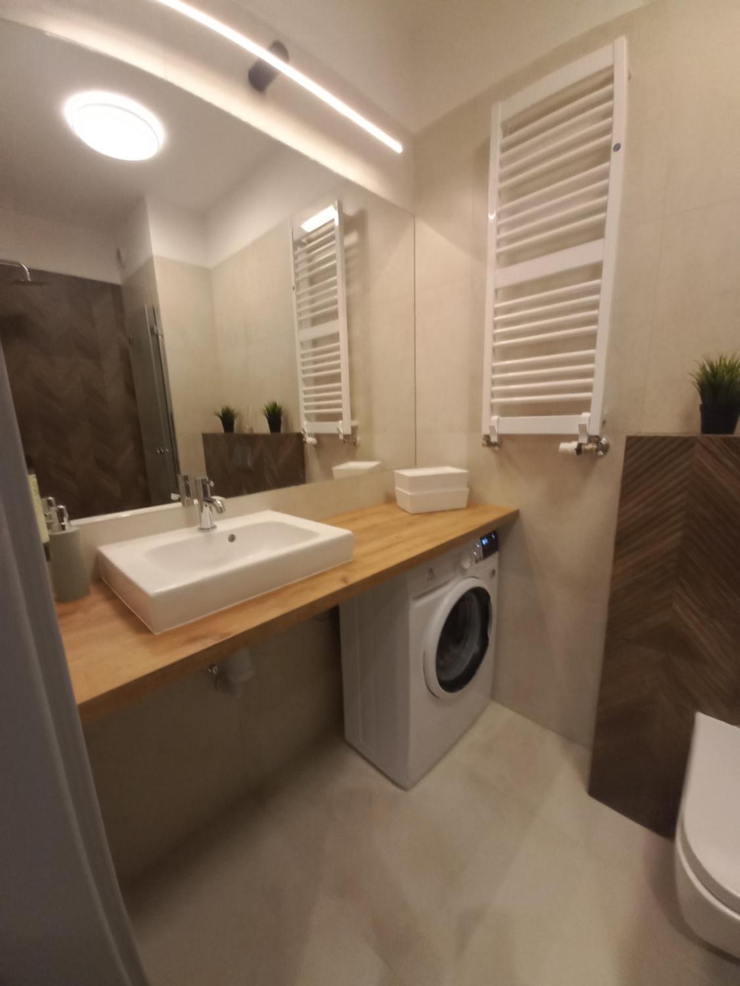 Superapart Konstruktorska 5E Warsaw Luaran gambar